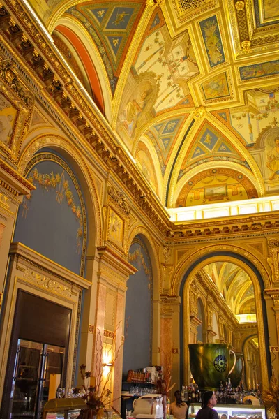 Βουδαπέστη Ουγγαρία Οκτώβριος 2014 Οροφές Ένα Book Cafe Lotz Terem — Φωτογραφία Αρχείου
