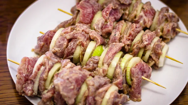 Fleisch Kochen Zwiebeln Und Tomaten Tanzen Die Pfanne Dann Erscheint — Stockfoto