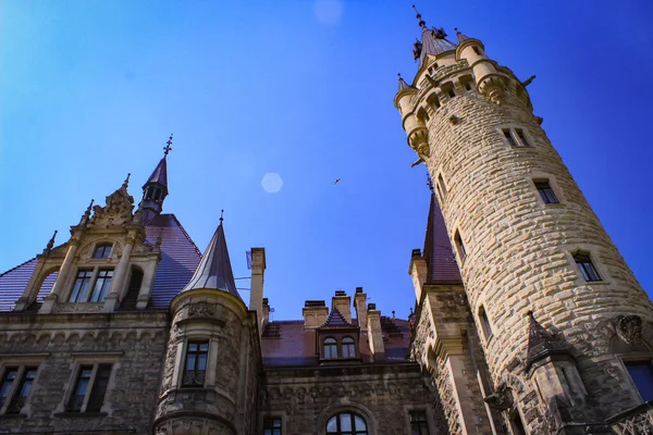 2015年5月2日 ポーランド モズナ城 世界で最も美しい城のリストにしばしば紹介されています — ストック写真