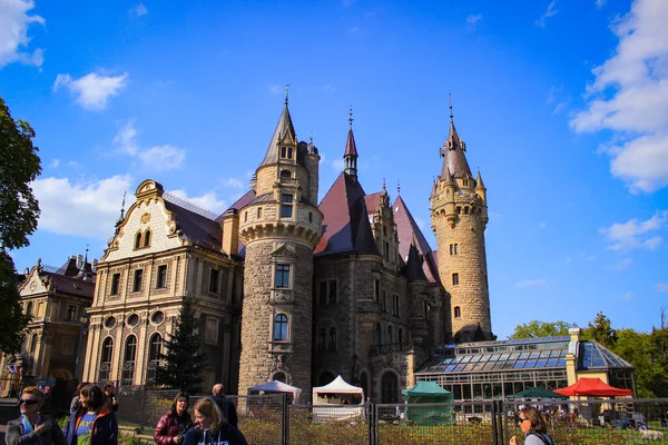 Moszna Polônia Maio 2015 Castelo Moszna Tem Sido Frequentemente Destaque — Fotografia de Stock