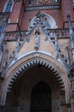 Wroclaw, Polonya 'daki Aziz John Katolik Katedrali. Neo-Gotik ilaveli Gotik Kilise