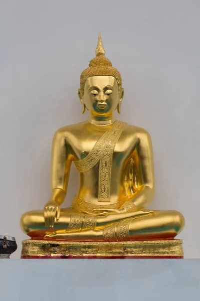 Statue de bouddha doré. — Photo