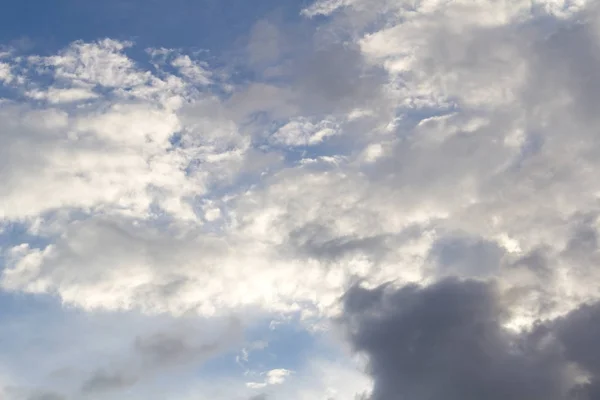 Nuvole blu e cielo . — Foto Stock