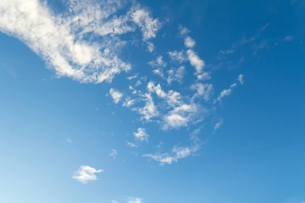 Nuvole blu e cielo . — Foto Stock