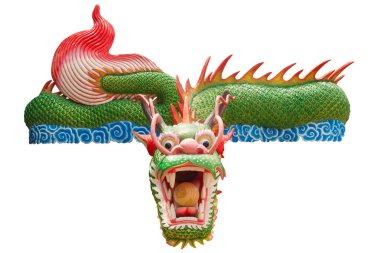 beyaz arkaplanda ejderha heykeli.