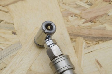 Baðlantý birimi. Hava bağlantı konektörü.