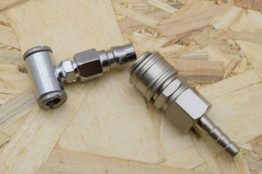 Baðlantý birimi. Hava bağlantı konektörü.