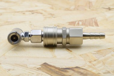 Baðlantý birimi. Hava bağlantı konektörü.