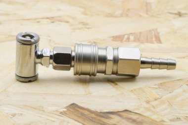 Baðlantý birimi. Hava bağlantı konektörü.