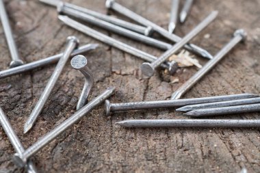 Kadar yakın demir çivi, ev tamir takımı.