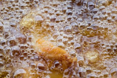 Fried Chicken drummets yağda kızartma derin.