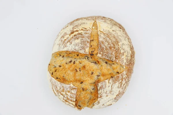 Свіжоспечений Круглий Хліб Білому Тлі — стокове фото