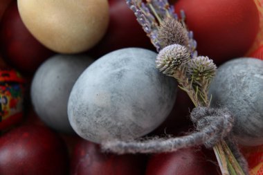 Paskalya yumurtalarını yakından çek. Ortodoks bayramı kavramı