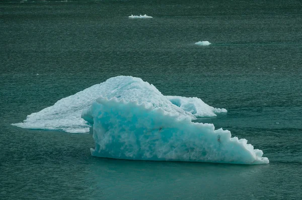 Pequeños Glaciares Azules Derritiéndose Océano Evidencia Del Calentamiento Global — Foto de Stock