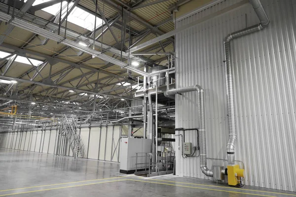 İnşaat için alçı taşı üretim hattı. İnşaat malzemeleri üretimi için fabrika
