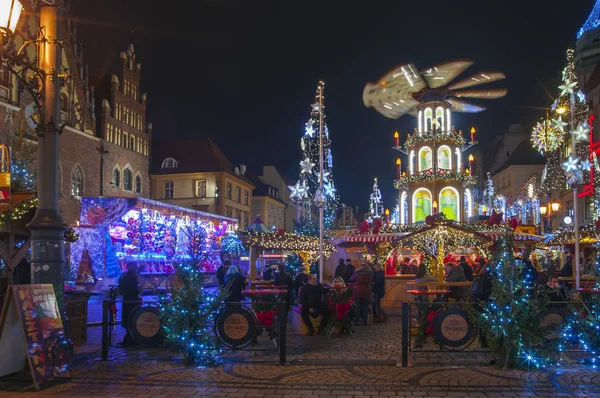 Rynek Bożonarodzeniowy Rynku Głównym Kolorowych Iluminacjach Dekoracjach Wrocław Polska — Zdjęcie stockowe