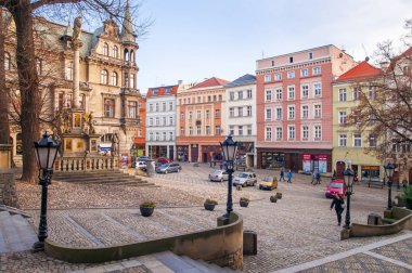 Klodzko ana caddesi, pazar meydanı ve belediye binası, belediye binası.