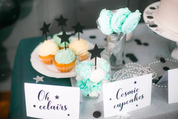 Elegante Decorado Crianças Barra Doces Com Balões Festa Aniversário Conceito — Fotografia de Stock