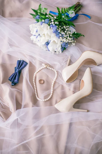 Krásná Sada Žen Nevěsta Svatební Doplňky Nevěsty Ráno Kytice Bílých — Stock fotografie