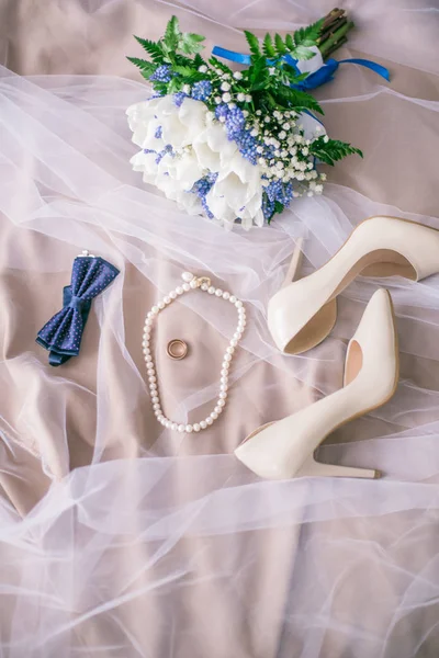 Bel Ensemble Accessoires Mariage Pour Femmes Mariés Matin Mariée Bouquet — Photo