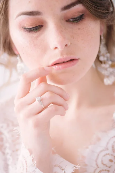 Портрет Красивой Невесты Утро Невесты Свадебное Утро Макияж Невеста Шишками — стоковое фото