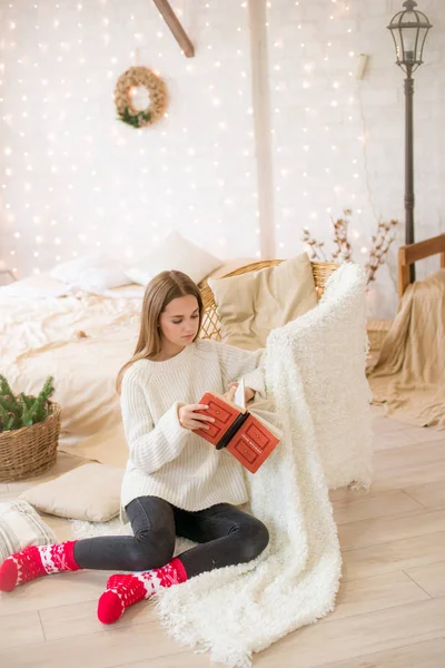Cute Teenage Girl Reading Book Floor Light Loft Decorated Christmas — Stock Photo, Image