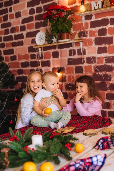 Cute Sisters Little Brother Pajamas Have Fun Kitchen Table Gingerbread — Stock Photo, Image