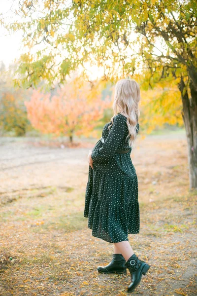 Cute Pregnant Woman Blond Hair Walks Autumn Park Sunset Happy — Stock Photo, Image