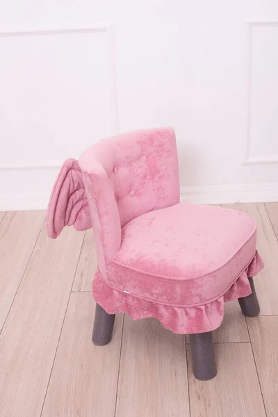 Милый Розовый Мягкий Стул Крыльями Детской Маленькой Принцессы Детская Мебель — стоковое фото