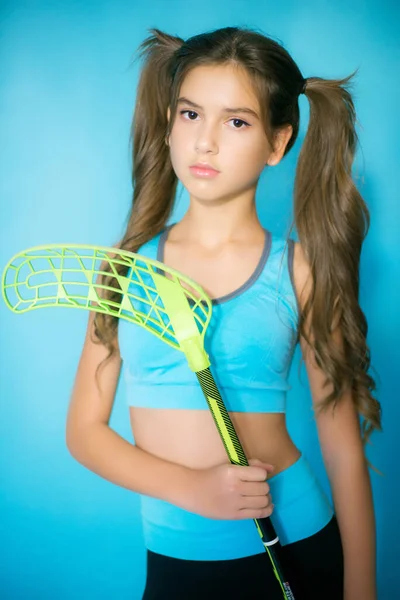 Menina Adolescente Bonito Com Cabelo Loiro Longo Uniforme Esportivo Com — Fotografia de Stock