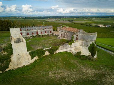 Bouteville, konyak üzüm bağları, Castel Bouteville