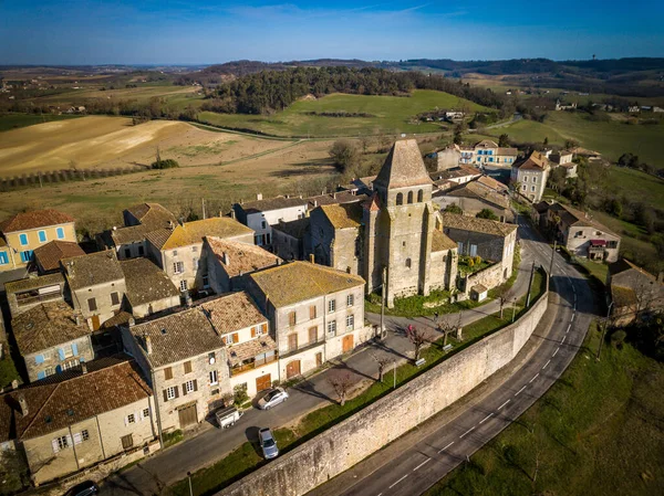 LOT-ET-GARONNE, SAINT PASTOUR, VUE AÉRIENNE DE L'ÉGLISE ET DU VILLAGE — Photo