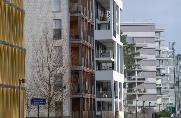 Bordeaux, Bordeaux şehrinin yerleşim bölgesi, modern apartmanlar.