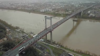 Aquitaine Köprüsü 'nün hava görüntüsü