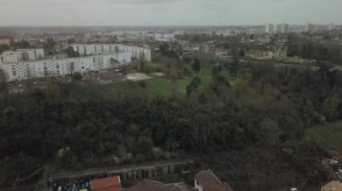 Banliyö binalarının hava manzarası