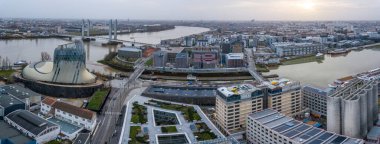 Fransa, Gironde, Mart 2020, Bordeaux, Xtu Ajansı ve İngiliz Sahne Ajansı Casson Mann Limited tarafından tasarlanan Şarap Şehrine Havadan Bakış
