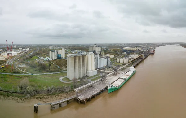 Aerial view of a maize loading operation in a cargo ship — Stock Photo, Image