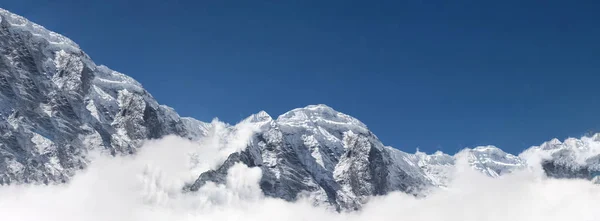 Himálaje nad zasněženými horami — Stock fotografie