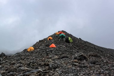 Everest Ana Kampı 'na giden Kamp Çadırı.