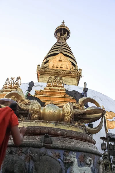 Temple bouddhiste de Swayambhunath Stupa avec des yeux de Bouddha — Photo