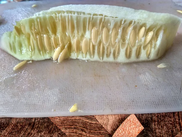 天然黄瓜奶油与血清 尼泊尔蔬菜中天然黄瓜成熟量的增加 — 图库照片