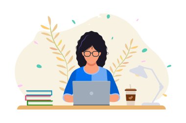 Dizüstü bilgisayarda çalışan kız, mutlu kadın, iş kadını, yaratıcı insanlar, evde, işyerinde çalışan, öğrenim, sosyal ağ, yaşam tarzı, geçmiş
