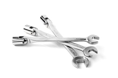 Araba tamiri ve bakımı için profesyonel araç beyaz arka planda izole edildi.