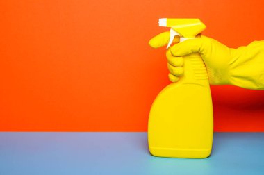 Temizlik servisi. Özel evlerin ve ofis binalarının temizlenmesi ve dezenfekte edilmesi. Temizlik sağlığın anahtarıdır..