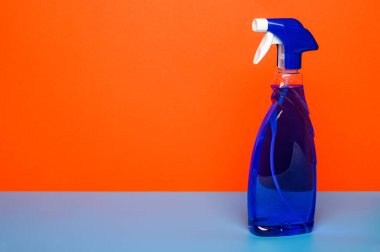 Temizlik servisi. Özel evlerin ve ofis binalarının temizlenmesi ve dezenfekte edilmesi. Temizlik sağlığın anahtarıdır..