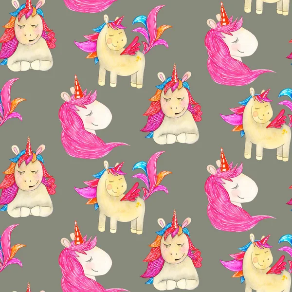 Gri arka planda üç farklı sihirli tek boynuzlu attan oluşan kusursuz bir desen suluboya ile çizilir..