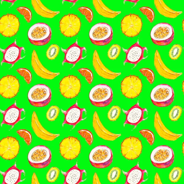 Sömlöst mönster av tropiska frukter på en grön bakgrund, målade i akvarell. — Stockfoto
