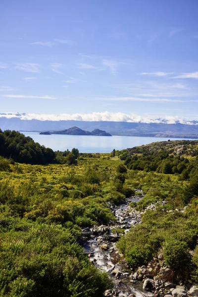 Panorama à couper le souffle du lac général Carrera et de Surr — Photo