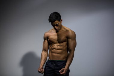 Esneme Pectorals ve pazı