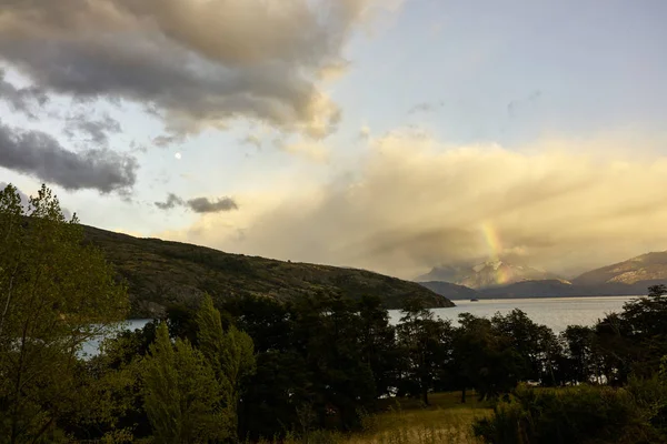 Lever de soleil sur le lac Carrera général — Photo